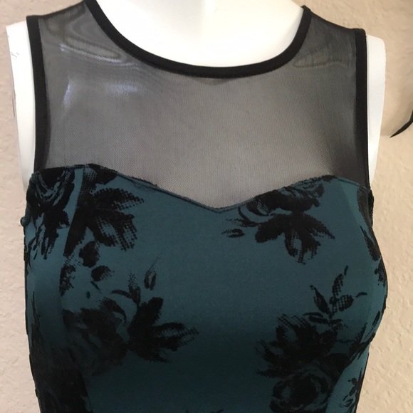 Dress size xs - Picture 3 of 3
